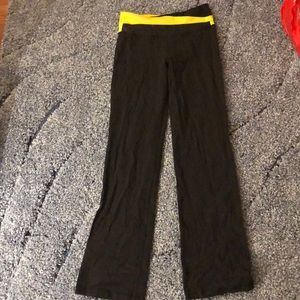 lululemon flared yoga pants size 6